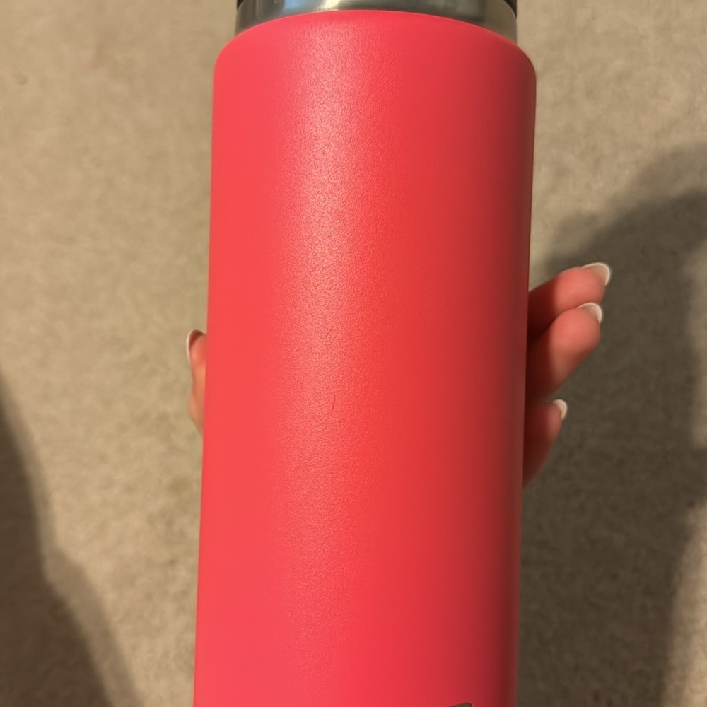 Yeti Rambler 26oz - Picture 6 of 7